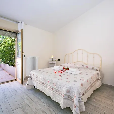 Apartment Balcone